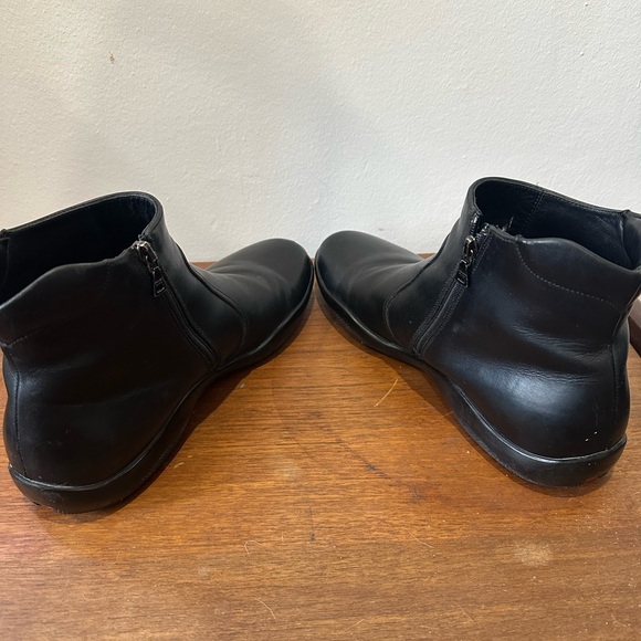 Prada sport boots. Great condition. - Picture 5 of 15